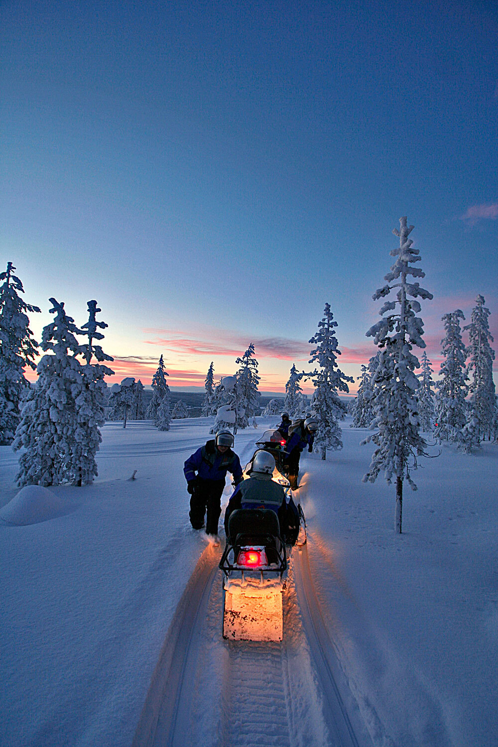 Finnland Levi Motorschlitten visitfinland jpg komp